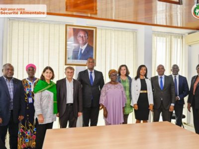 Côte d’Ivoire: Le Ministre Sidi TOURÉ a reçu ce mardi 5 septembre en audience une délégation Suisse conduite par M. Jakob ZINSSTAG.